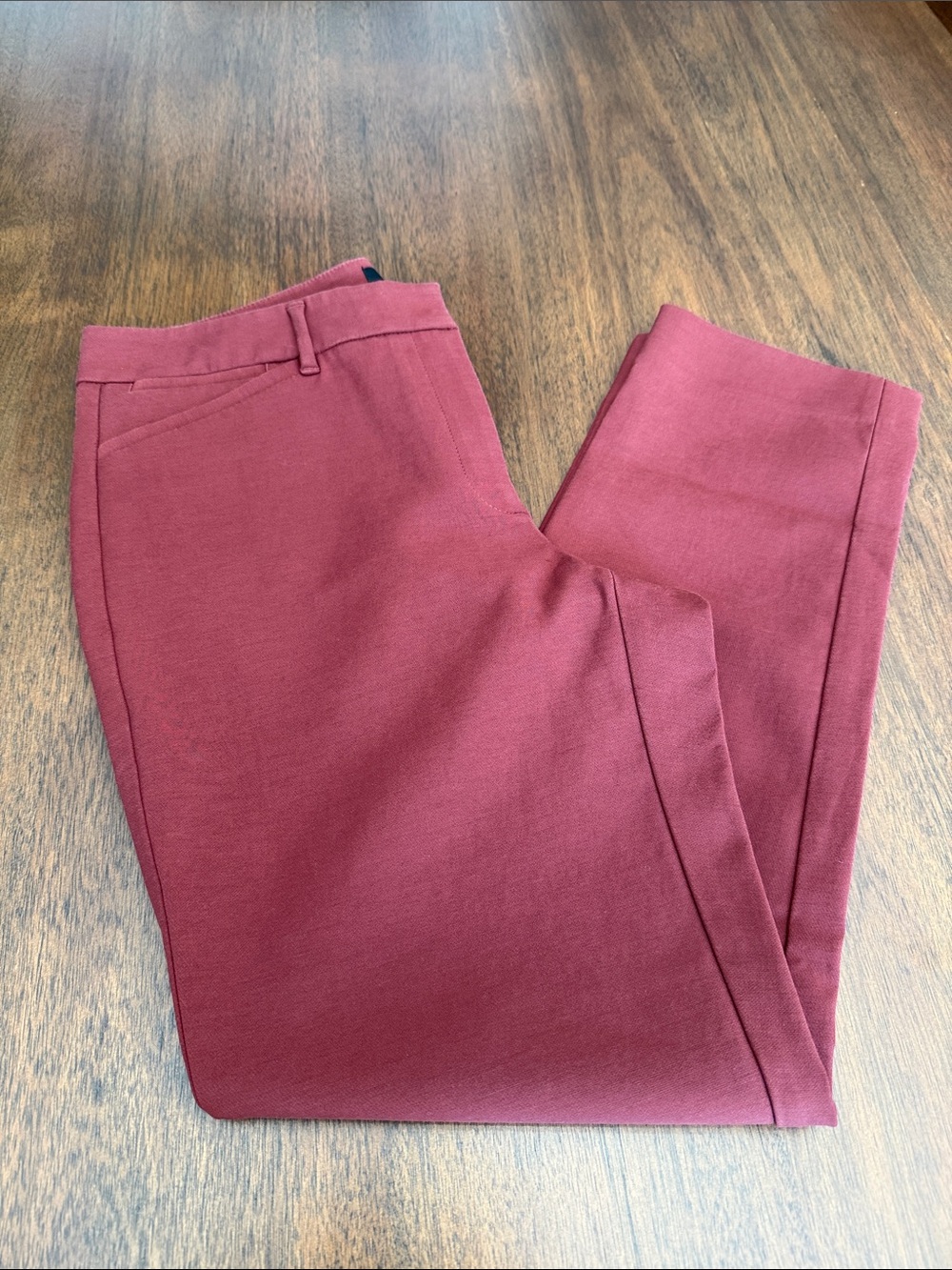 Black House Black Market The Slim Ankle Pant Trouser Burgundy Wine Size 8